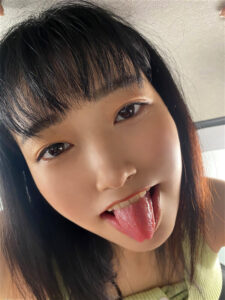 【VR】「車内でのHって興奮するね」旅行の帰り道でムラムラ全開！敏感な桃色マ○コと美乳首を弄び汗だくになりながら無我夢中でヤリまくり【潮吹き・絶頂アクメ！】狂ったようにイカせまくって【口内射精・顔射・中出し4発射】灼熱汗だくカーセックス 琴音華(kiwvr00472)